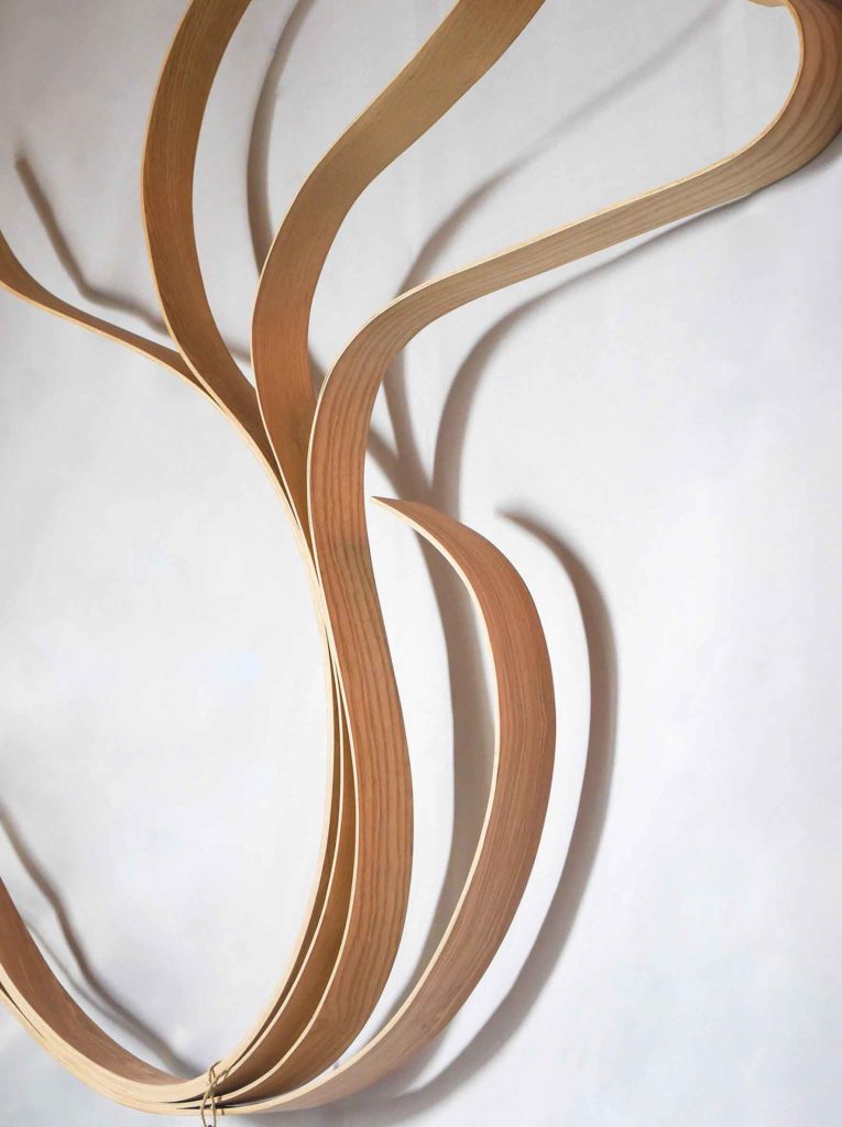 Design humaniste Sculpture en bois émotionnelle